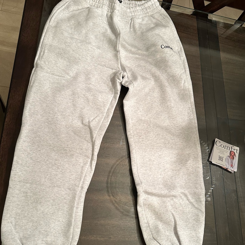 Comfrt sweats and sweatshirt